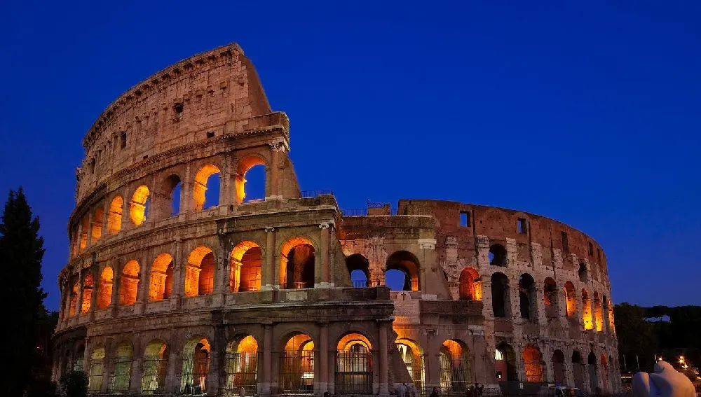 Coliseo de Roma, Italia — Carga parcial a Italia